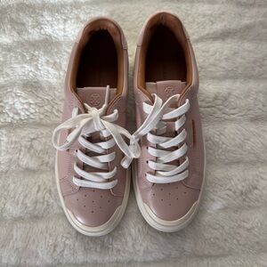 Tory Burch
Ladybug Leather Low-Top Sneakers